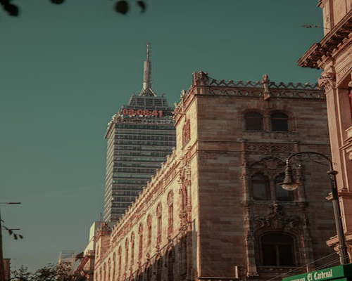Detalle del espacio de redacción de Takegop en CDMX